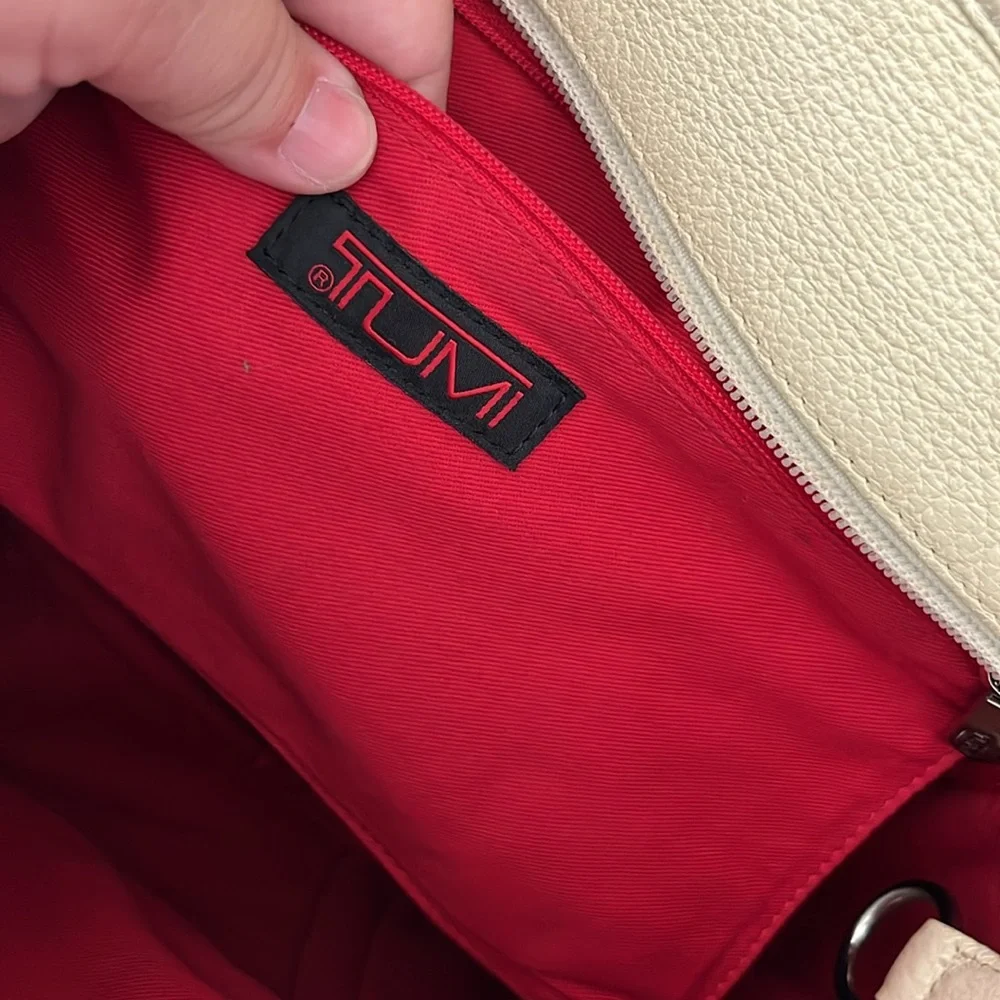 Tumi Wool Graphic VTG Circle Shoulder Tote Bag - Picture 10 of 10